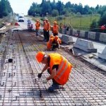 В Приморье началось асфальтирование моста через Киевку