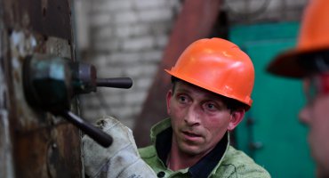 На Славянском судоремонтном заводе выбрали лучших работников